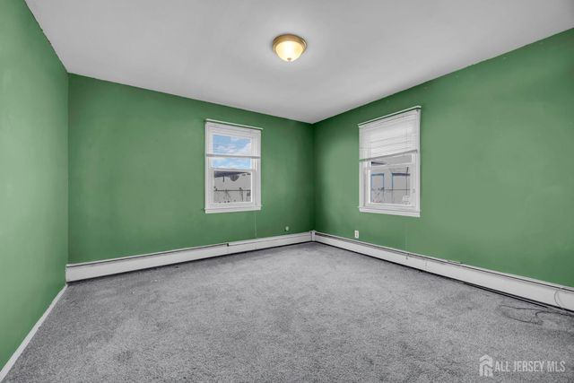 17 Hillcrest Avenue, Edison, NJ 08817