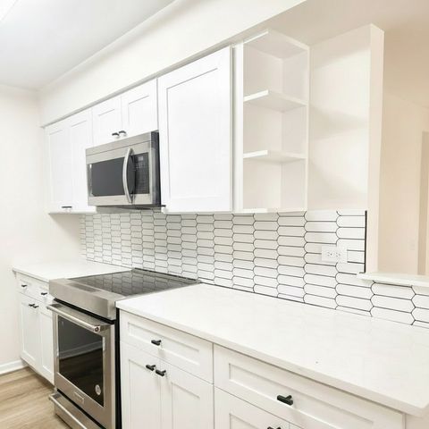 1424 Stonebridge Circle 12, Wheaton, IL 60189
