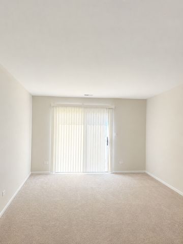 1424 Stonebridge Circle 12, Wheaton, IL 60189