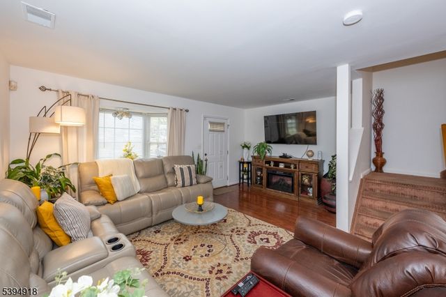 3 Martha Ct, Newark City, NJ 07103