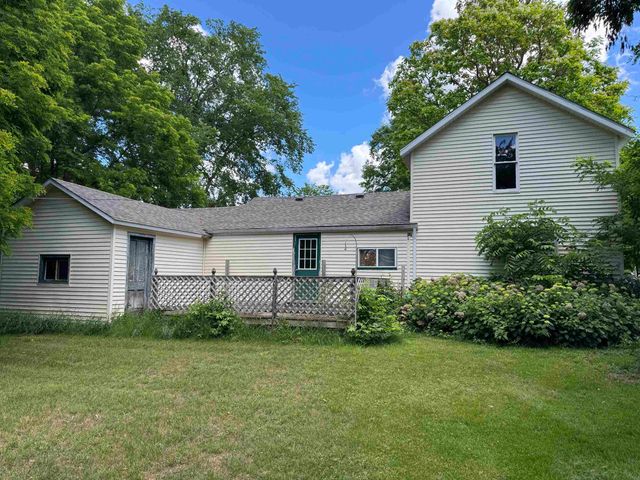 225 N Hayes Street, Farwell, MI 48622