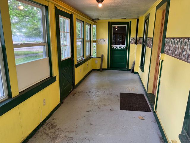 225 N Hayes Street, Farwell, MI 48622