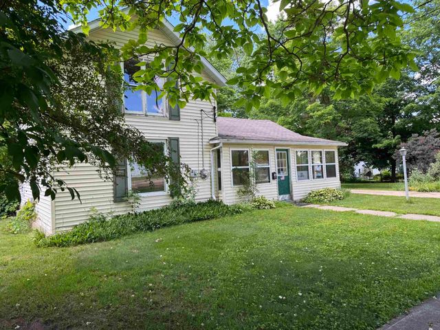 225 N Hayes Street, Farwell, MI 48622