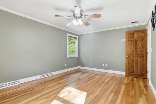 123 Lincoln Pkwy, Lowell, MA 01851
