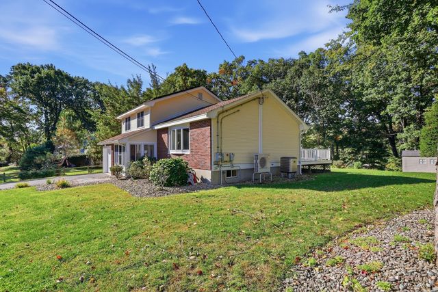123 Lincoln Pkwy, Lowell, MA 01851