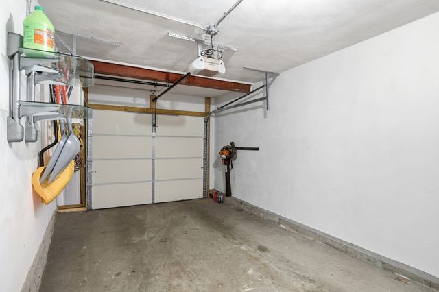 123 Lincoln Pkwy, Lowell, MA 01851
