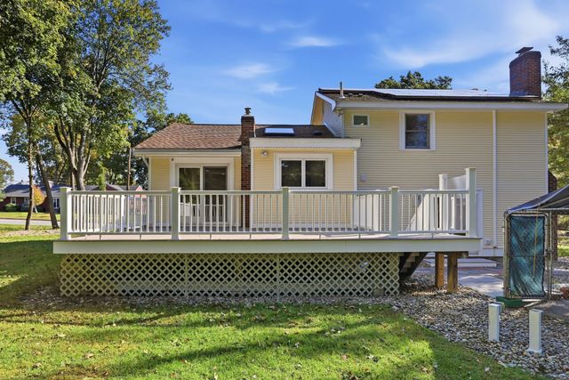 123 Lincoln Pkwy, Lowell, MA 01851