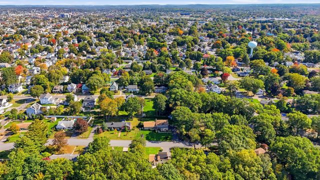 123 Lincoln Pkwy, Lowell, MA 01851