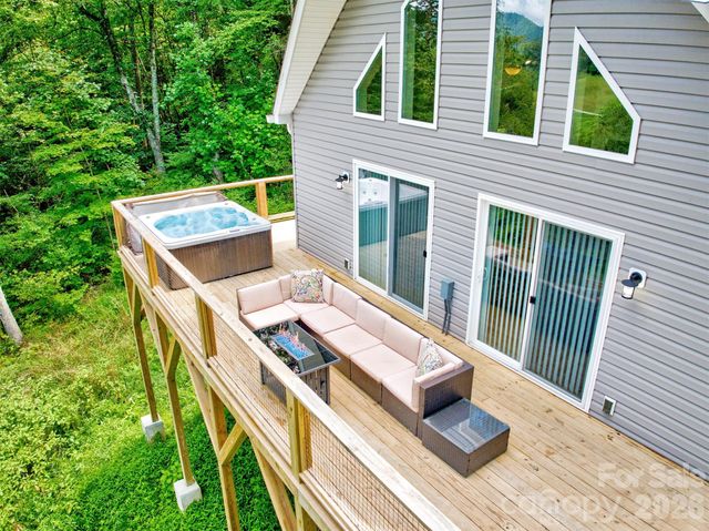 145 Banjo Lane, Waynesville, NC 28785