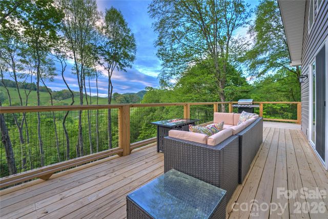 145 Banjo Lane, Waynesville, NC 28785