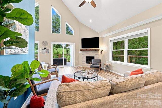 145 Banjo Lane, Waynesville, NC 28785