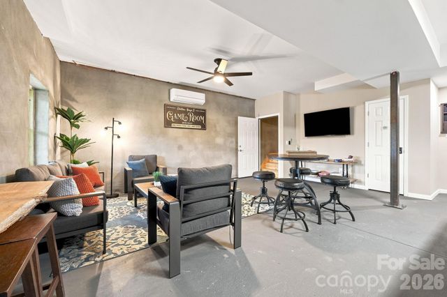 145 Banjo Lane, Waynesville, NC 28785