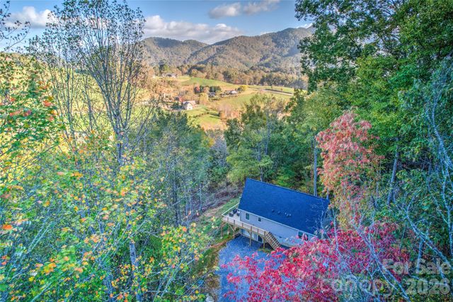 145 Banjo Lane, Waynesville, NC 28785