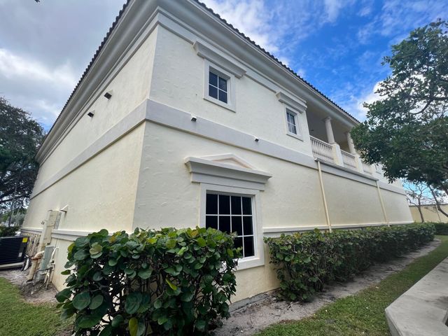 12010 Us Highway 1, North Palm Beach, FL 33408