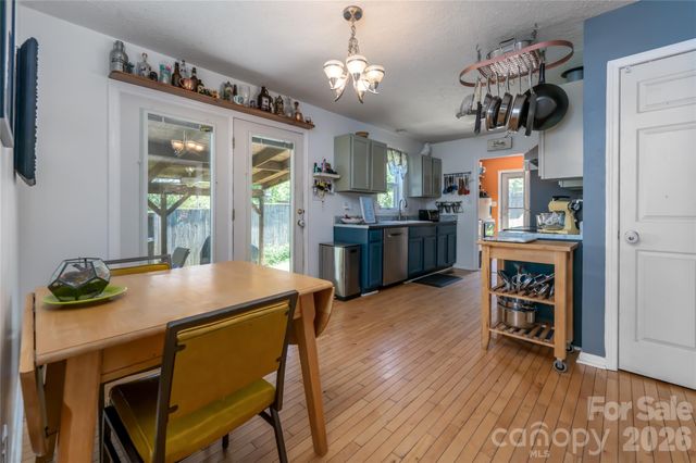 339 Hi Alta Avenue, Asheville, NC 28806