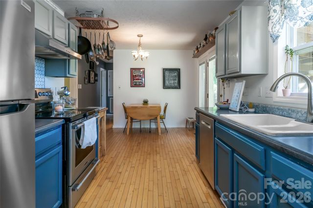 339 Hi Alta Avenue, Asheville, NC 28806