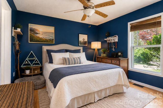 339 Hi Alta Avenue, Asheville, NC 28806