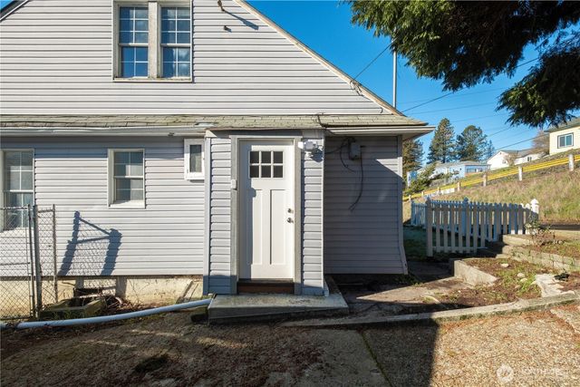 604 academy Street, Kelso, WA 98626