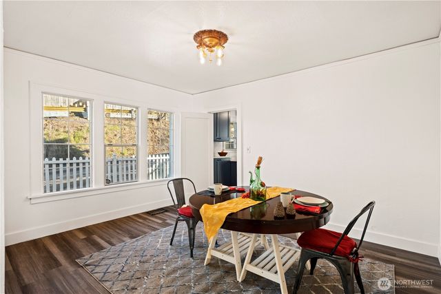 604 academy Street, Kelso, WA 98626