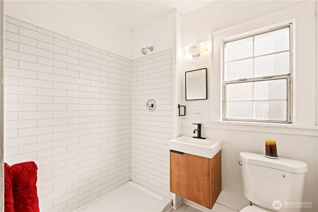 604 academy Street, Kelso, WA 98626