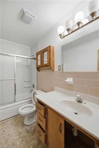 1003 Rollins CIR, Hampton, VA 23663