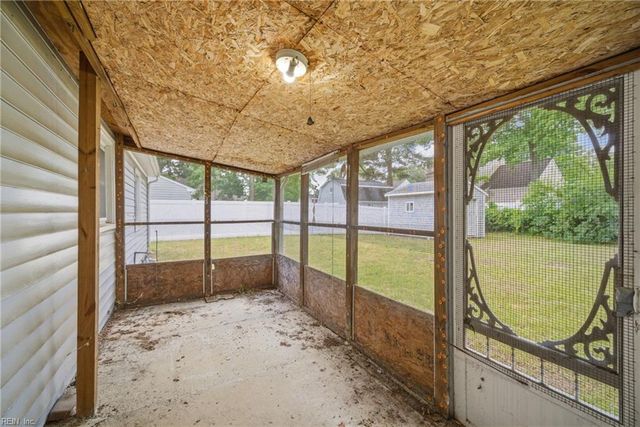 1003 Rollins CIR, Hampton, VA 23663