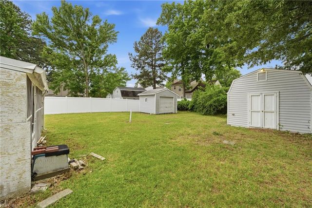 1003 Rollins CIR, Hampton, VA 23663