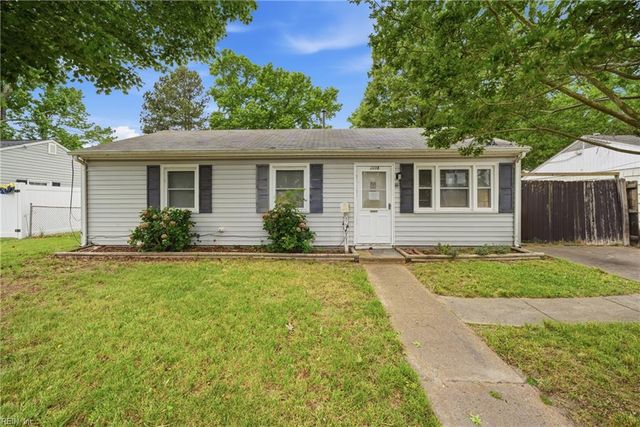 1003 Rollins CIR, Hampton, VA 23663