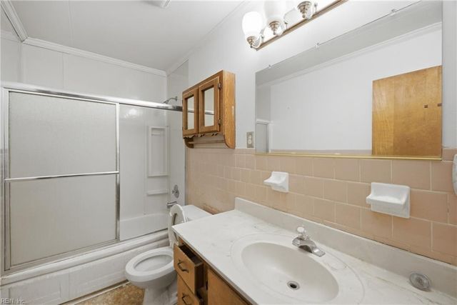 1003 Rollins CIR, Hampton, VA 23663