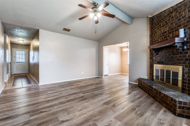 2922 E Pepperidge Drive, Lancaster, TX 75134