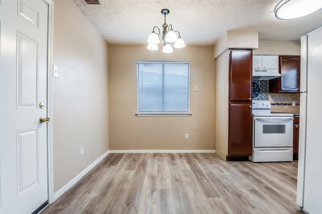 2922 E Pepperidge Drive, Lancaster, TX 75134