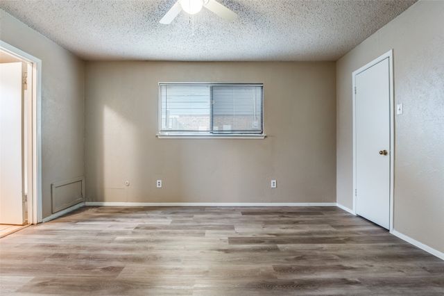 2922 E Pepperidge Drive, Lancaster, TX 75134