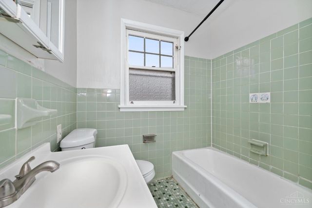 3537 Daytona Avenue, Cincinnati, OH 45211