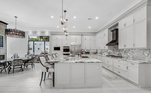 9228 Coral Isles Circle, Palm Beach Gardens, FL 33412