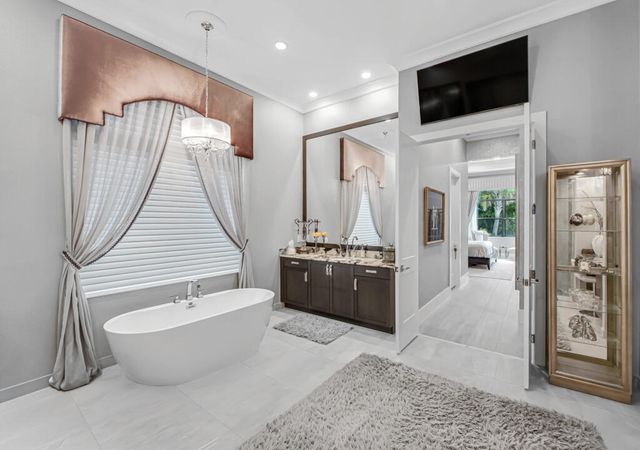 9228 Coral Isles Circle, Palm Beach Gardens, FL 33412