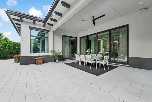 9228 Coral Isles Circle, Palm Beach Gardens, FL 33412