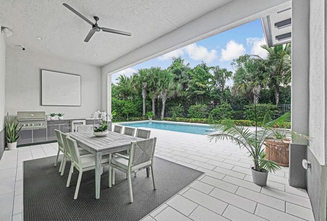 9228 Coral Isles Circle, Palm Beach Gardens, FL 33412