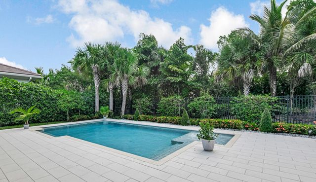 9228 Coral Isles Circle, Palm Beach Gardens, FL 33412