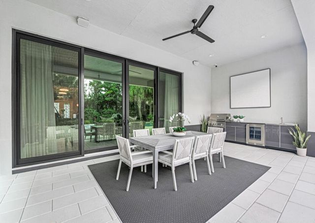 9228 Coral Isles Circle, Palm Beach Gardens, FL 33412