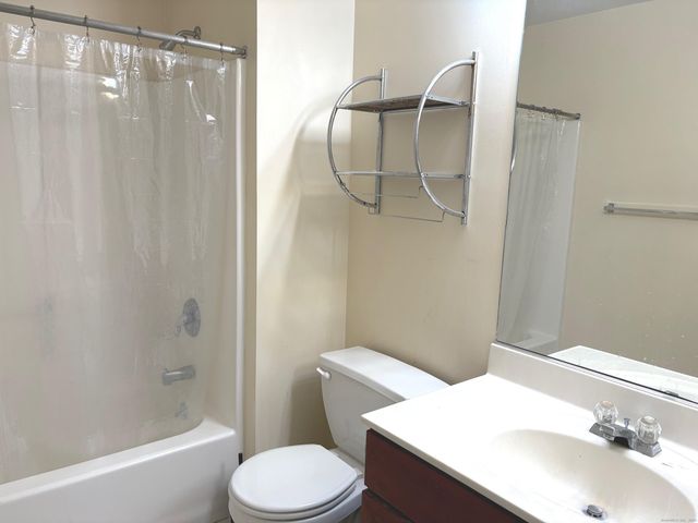 1206 Eaton Court 1206, Danbury, CT 06811