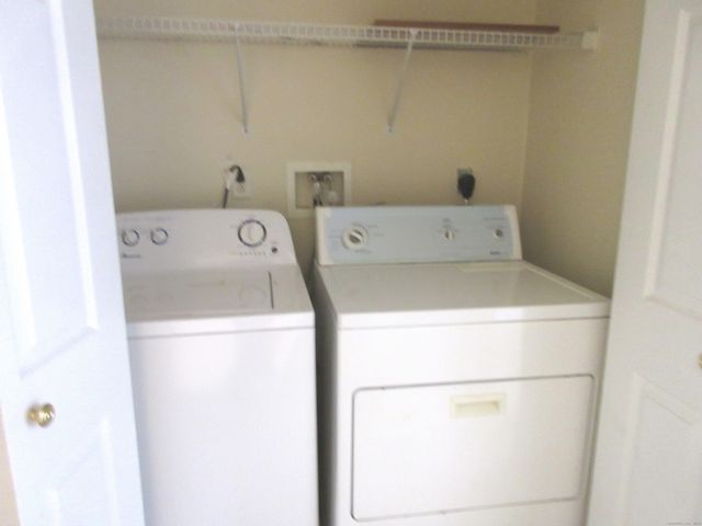 1206 Eaton Court 1206, Danbury, CT 06811