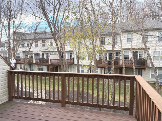 1206 Eaton Court 1206, Danbury, CT 06811