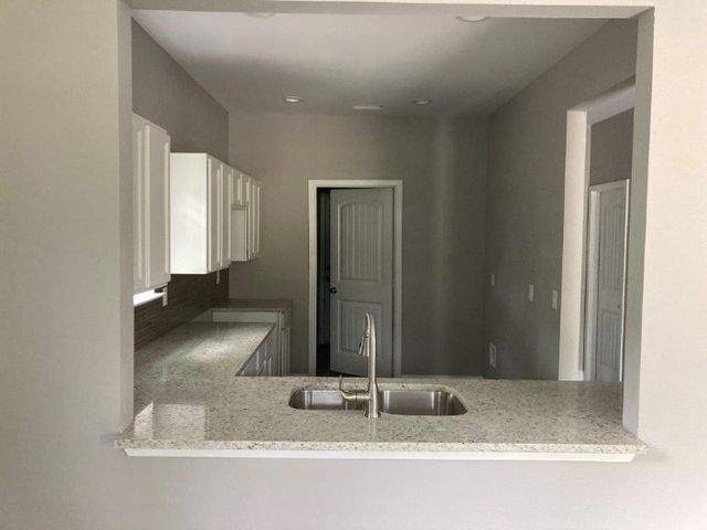 114 E Oak Street, Whitewright, TX 75491