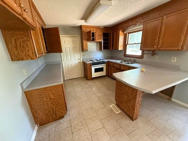 166 Foxfire Drive, Gaffney, SC 29340