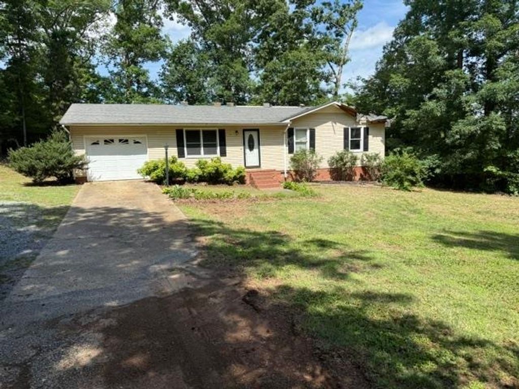 166 Foxfire Drive, Gaffney, SC 29340