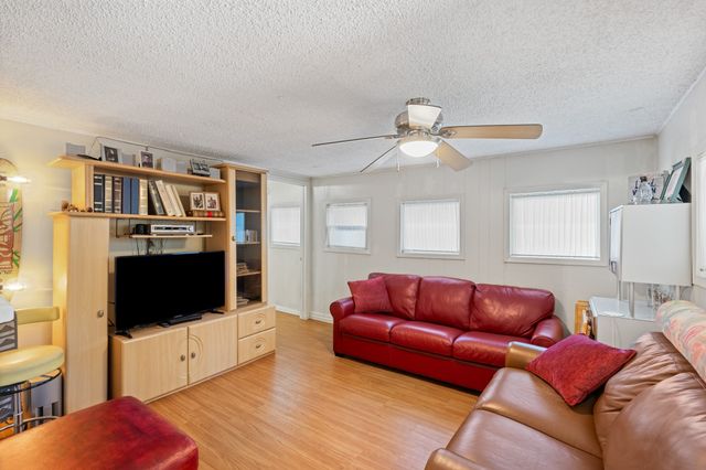 305 Dee Lane, Arlington, TX 76011