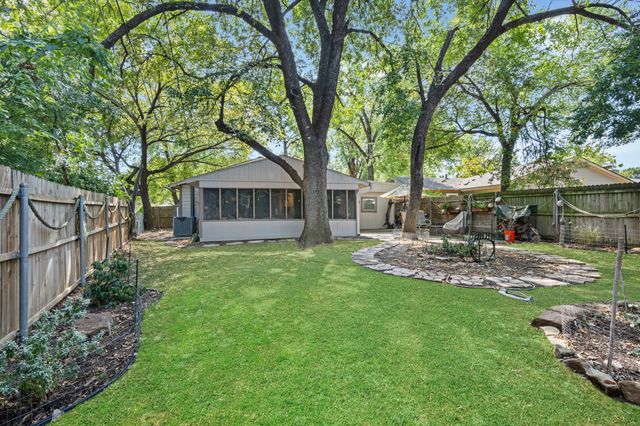 305 Dee Lane, Arlington, TX 76011