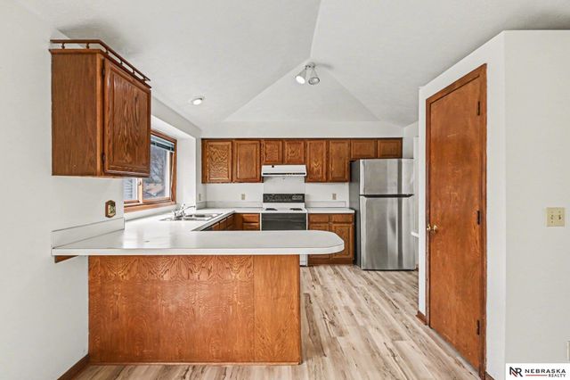 11329 Hartman Circle, Omaha, NE 68164