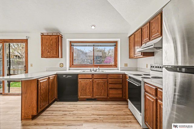 11329 Hartman Circle, Omaha, NE 68164