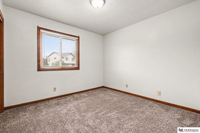 11329 Hartman Circle, Omaha, NE 68164